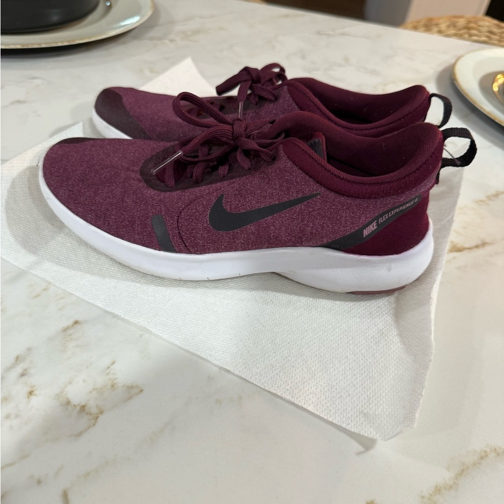 Nike Women's Maroon Athletic Shoes
